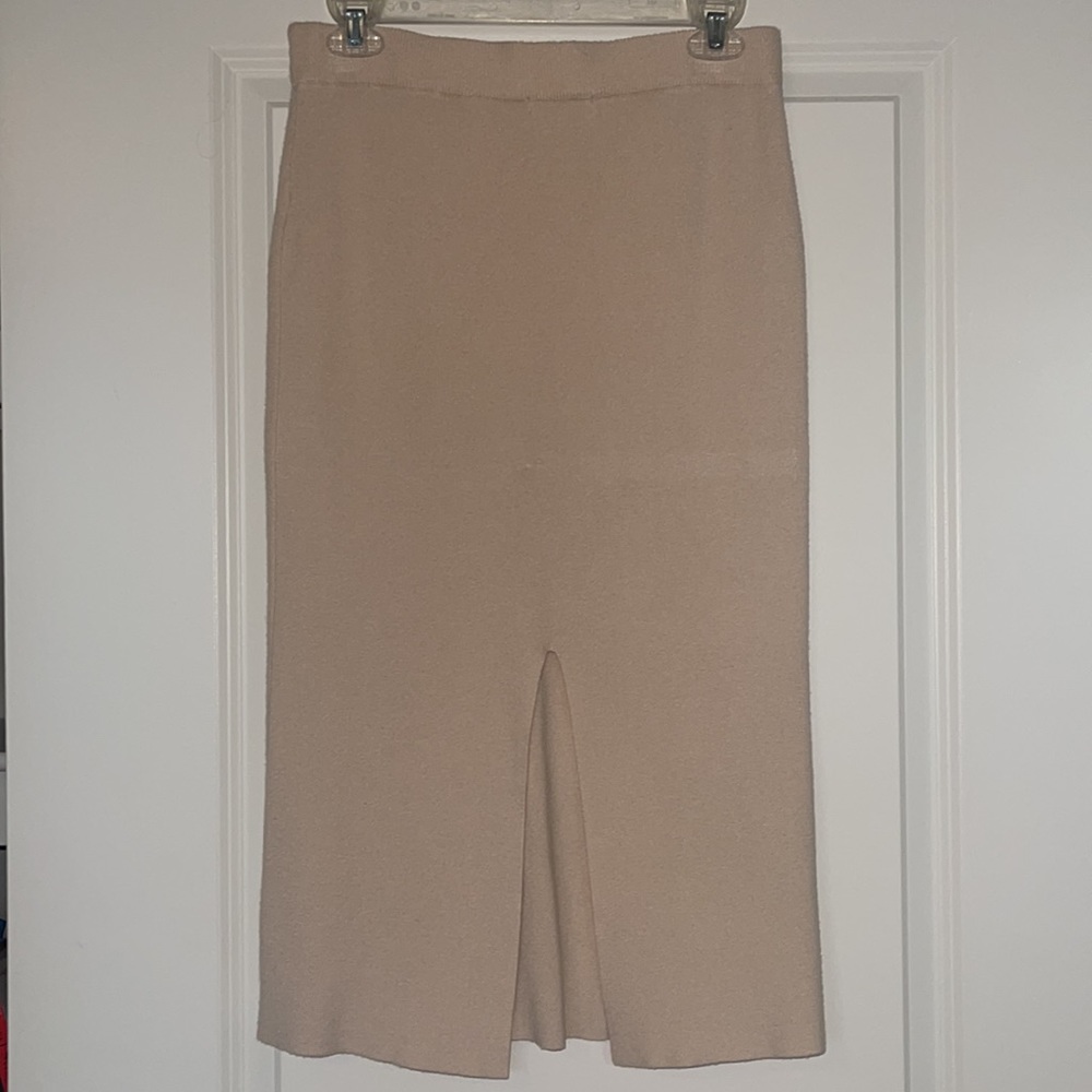 Two piece set - Picture 3 of 3